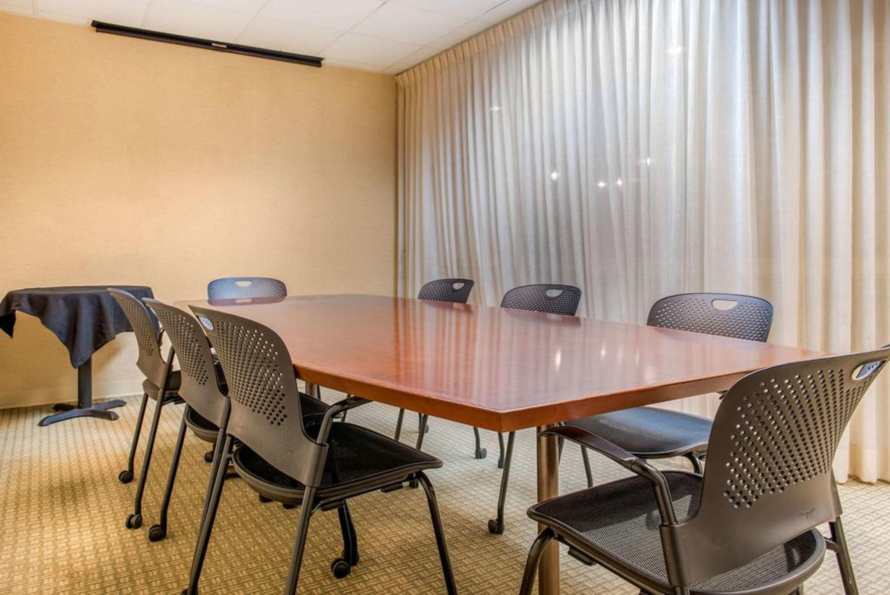 Quality Hotel Conference Center Cincinnati Blue Ash Exterior foto