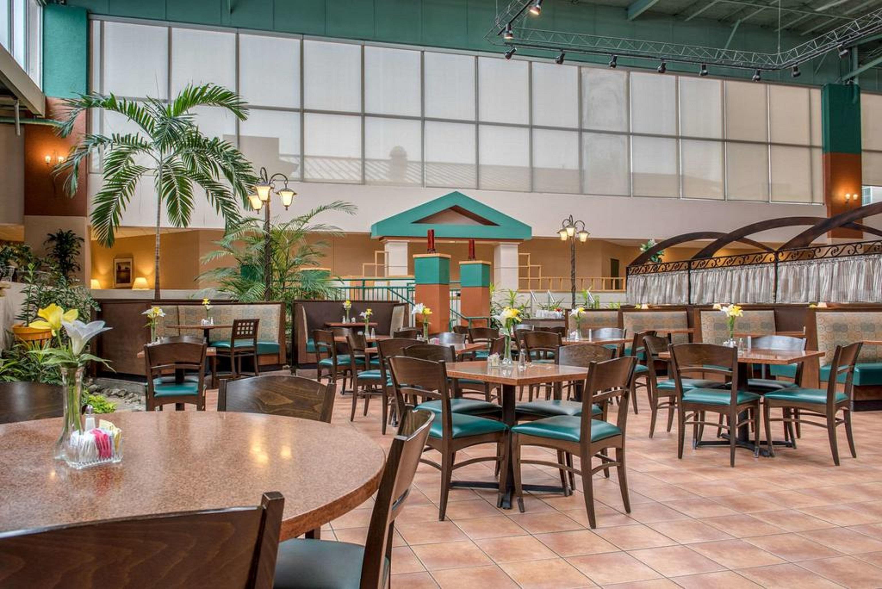 Quality Hotel Conference Center Cincinnati Blue Ash Exterior foto
